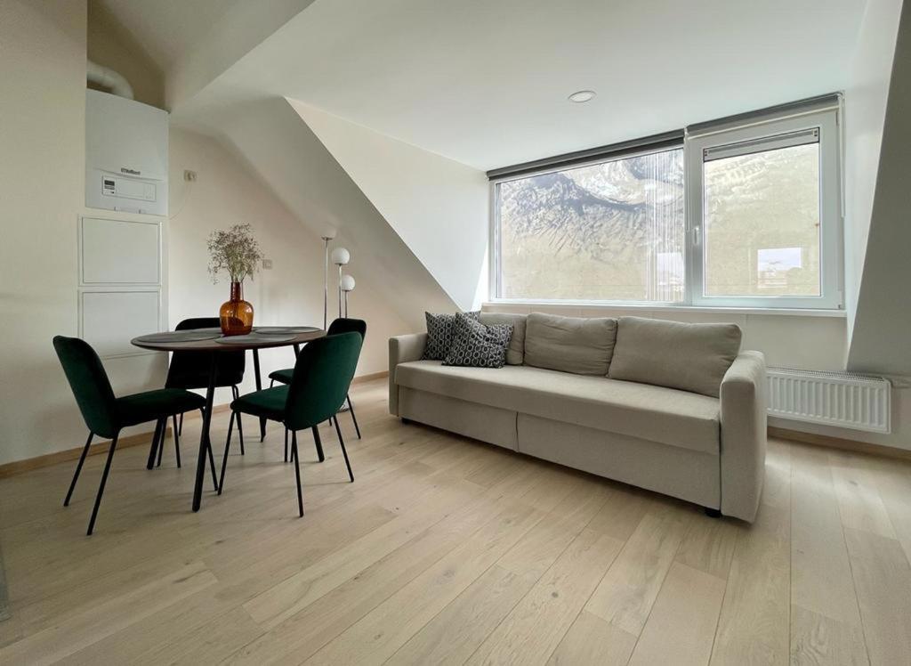 Charming Duplex On The Canal Brussel Bagian luar foto